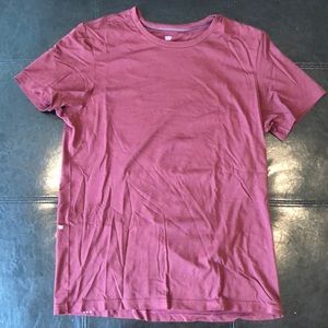 Mack Weldon burgundy T shirt